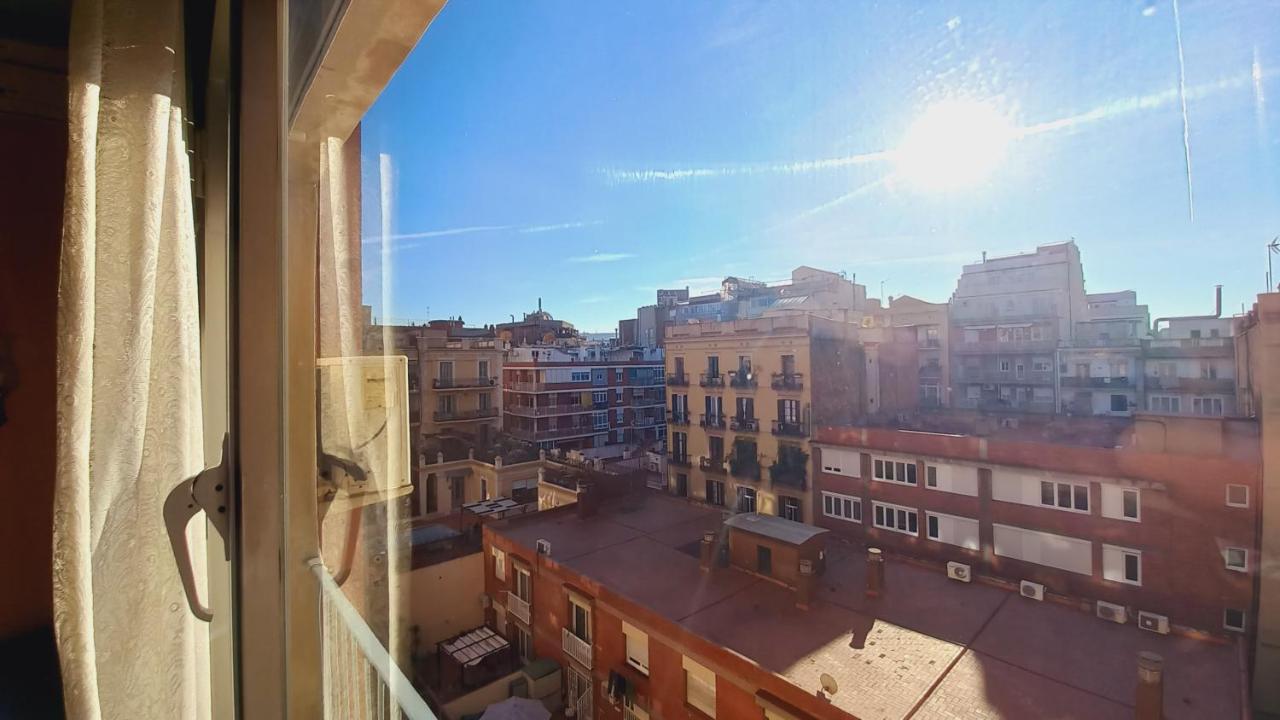 Plaza Universitat — Photos 2